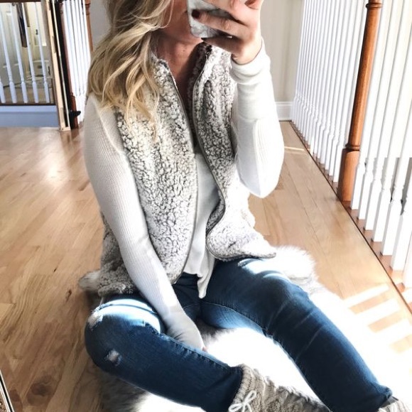 Jackets & Blazers - Faux fur women plush vest zip down jacket sleeveless